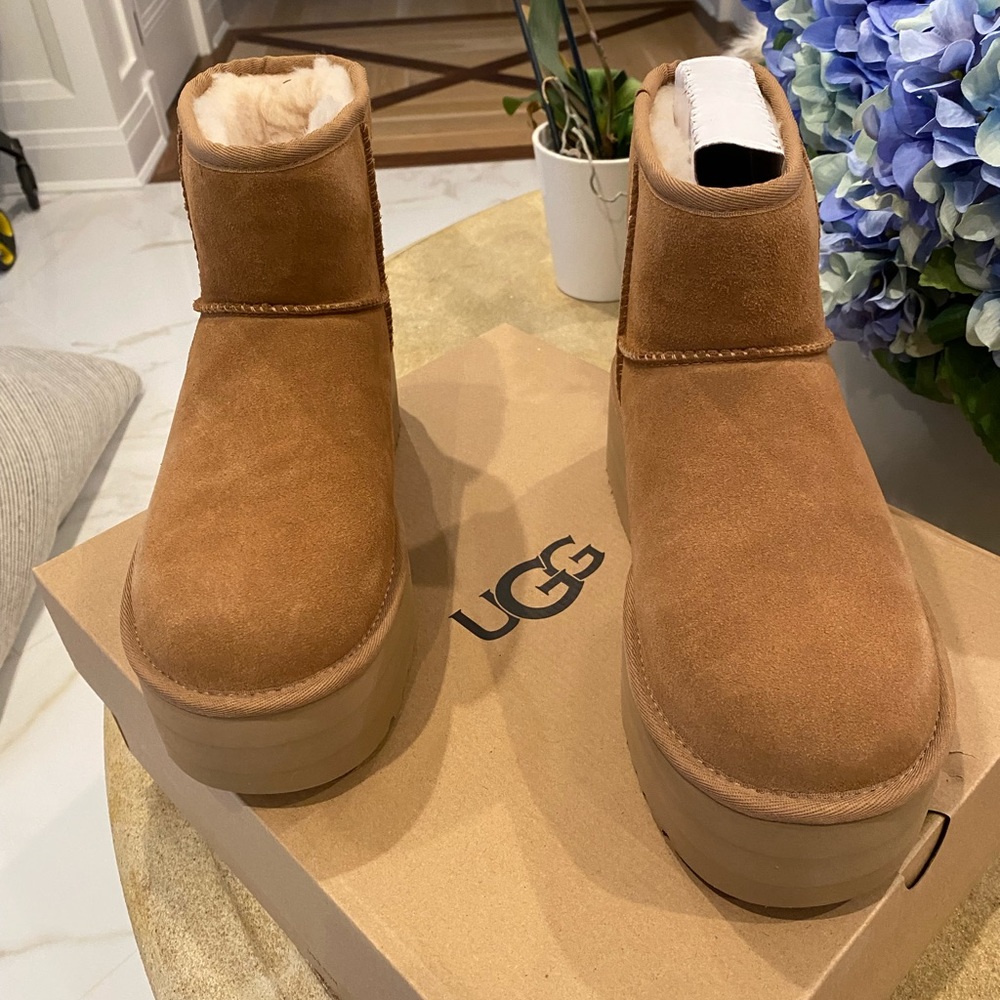 Ugg Classic Mini Platform Boots Nwt Nib Shoes Siz… - image 2